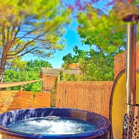 L'entre Nous, Jacuzzi Prive Et Piscine A *