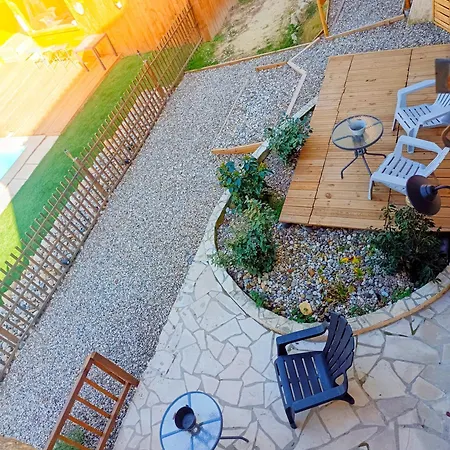 L'entre Nous, Jacuzzi Prive Et Piscine A Lejlighed